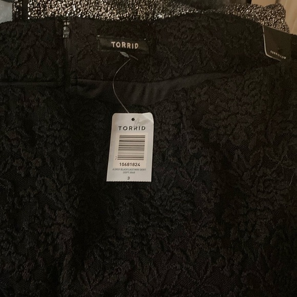 Retired! New! Mini Lace Pencil Skirt - Picture 5 of 5